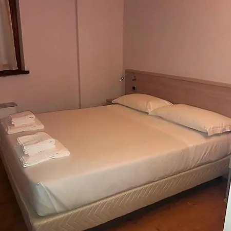 Diffuso Belvedere Hotell Alice Bel Colle